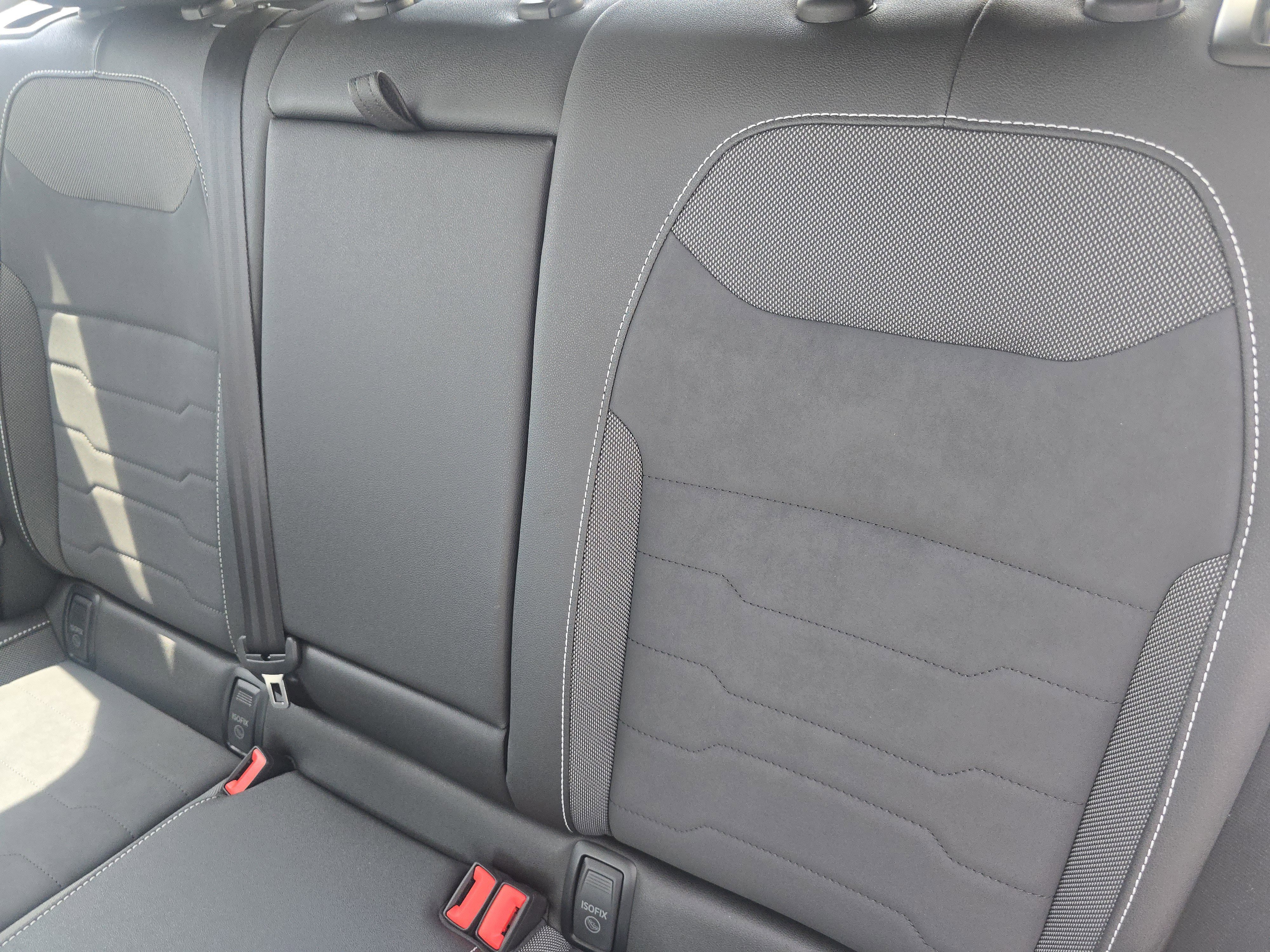 New 2025 Volkswagen Taos SE image 19