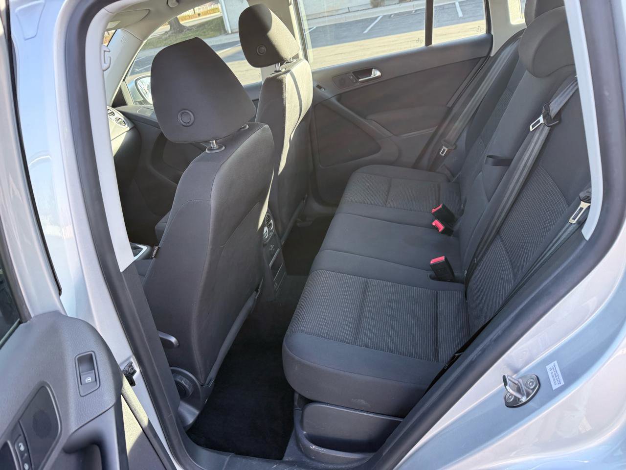 Used 2017 Volkswagen Tiguan Limited image 11