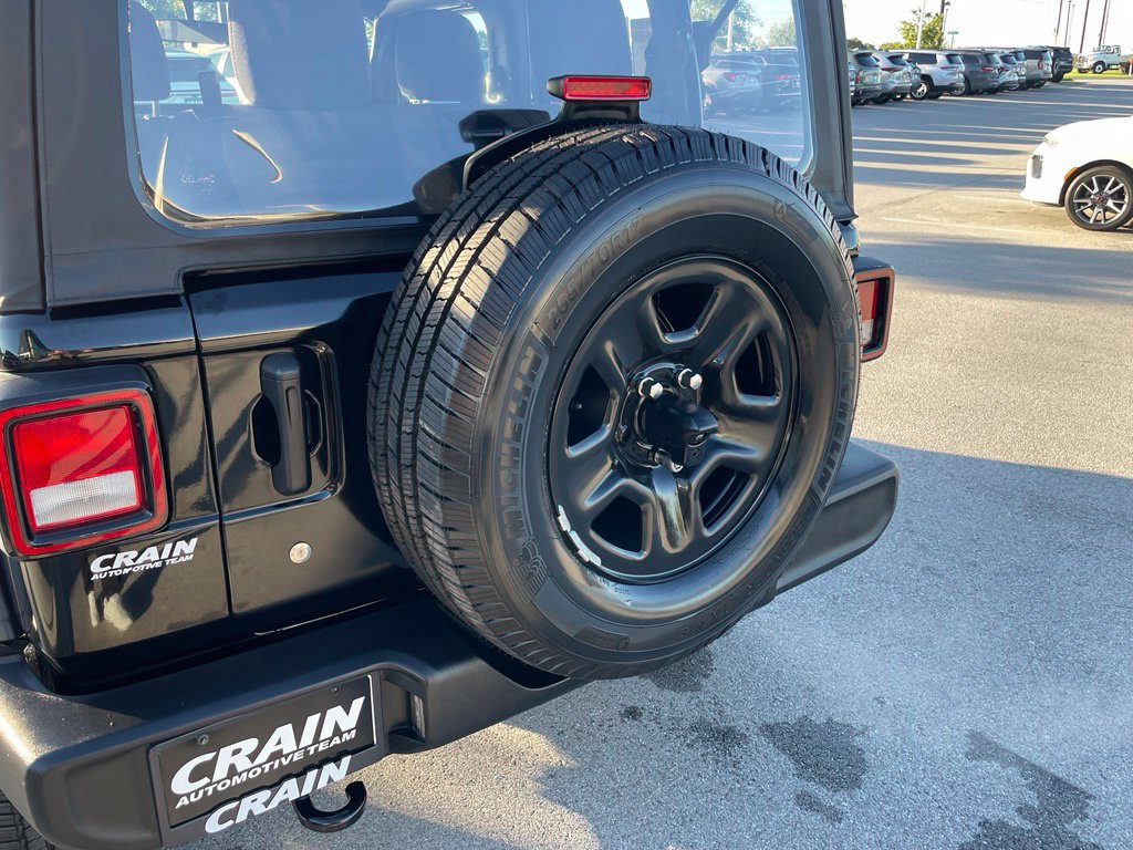 Used 2019 Jeep Wrangler Sport AWD/4WD image 25
