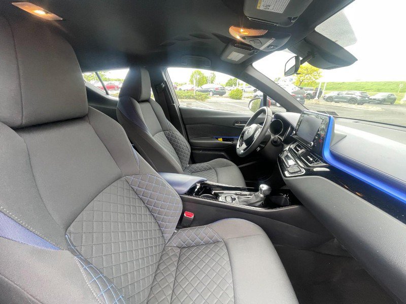 Used 2021 Toyota C-HR XLE FWD image 7