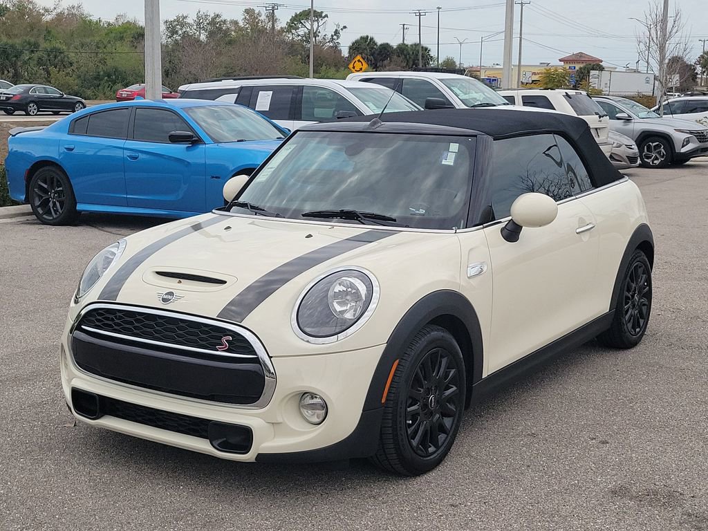 Used 2019 MINI Cooper S w/ Signature Upholstery Package image 11