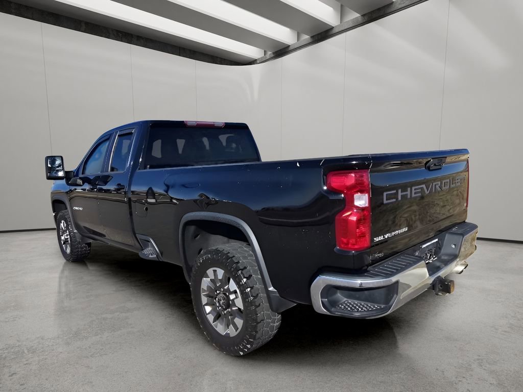 Used 2022 Chevrolet Silverado 2500 LT w/ Convenience Package image 3