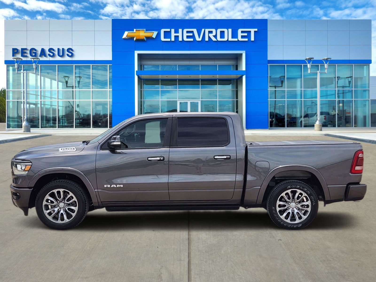 Used 2021 RAM 1500 Laramie w/ Laramie Southwest Edition RWD image 3