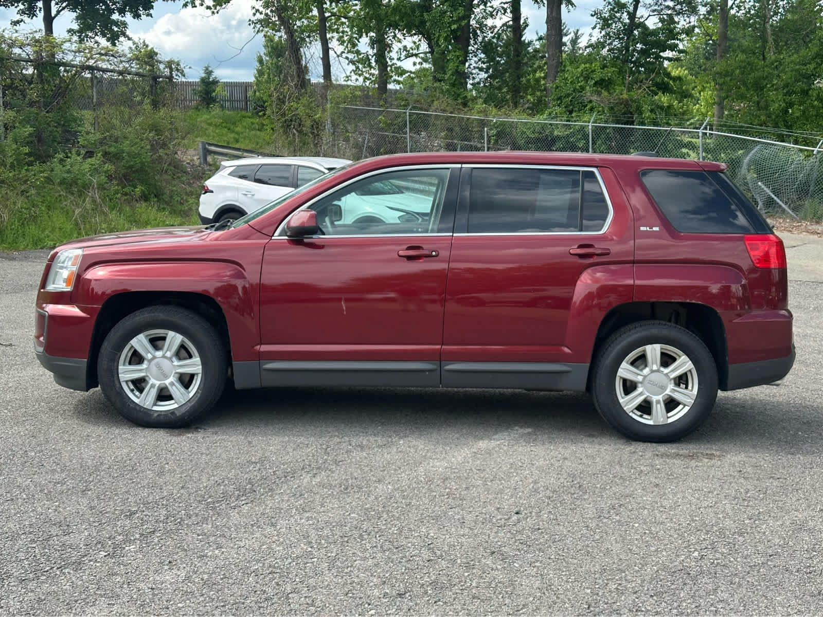 Used 2016 GMC Terrain SLE AWD/4WD image 4