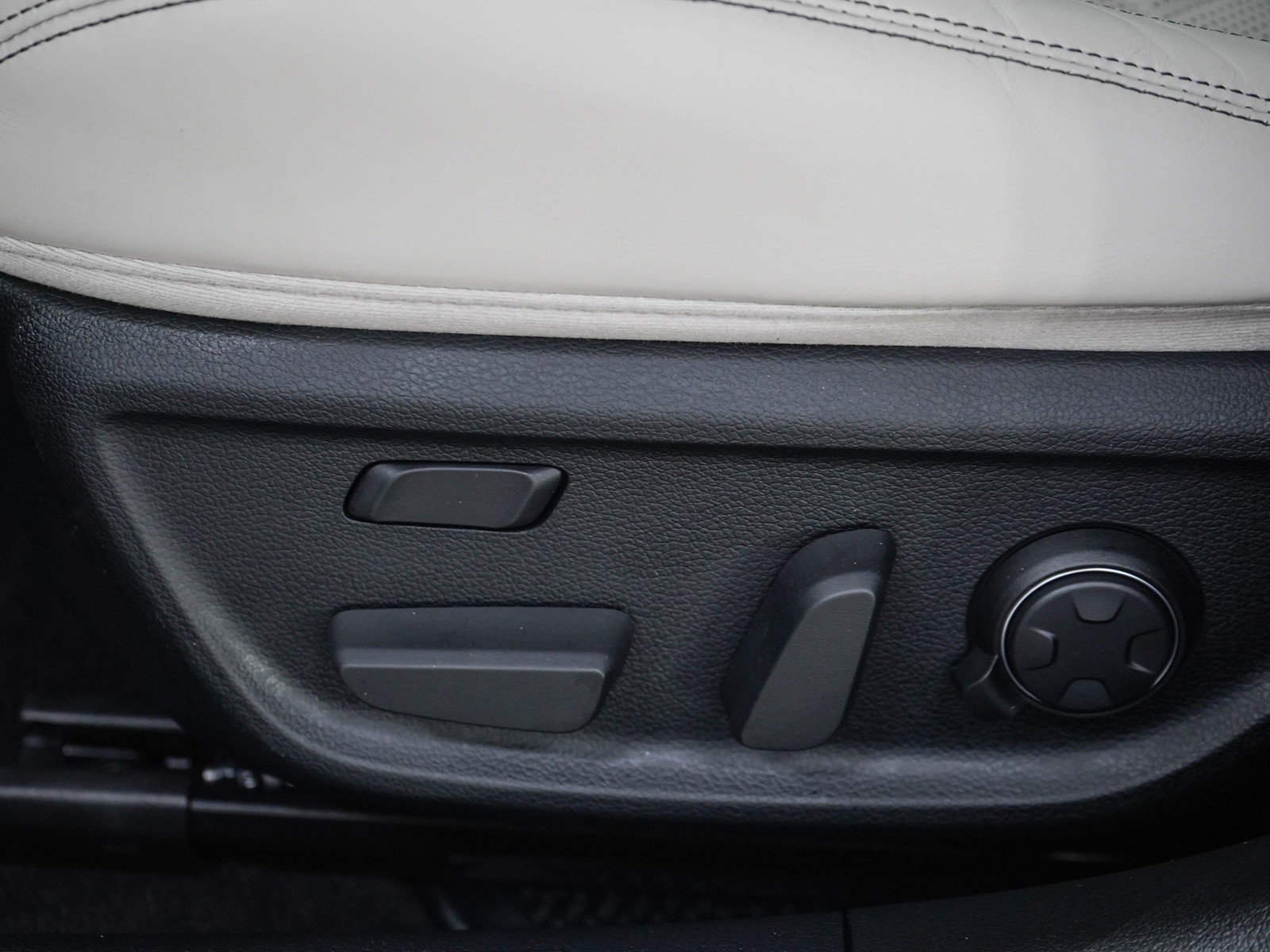 Used 2022 Genesis G70 3.3T w/ Sport Prestige Package AWD/4WD image 23