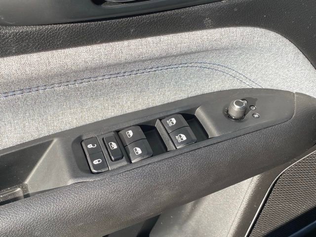 Used 2025 Jeep Compass Sport AWD/4WD image 19
