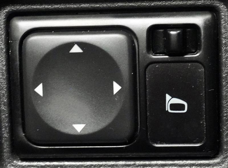 Used 2017 Nissan Versa SV w/ SV Special Edition Package image 22