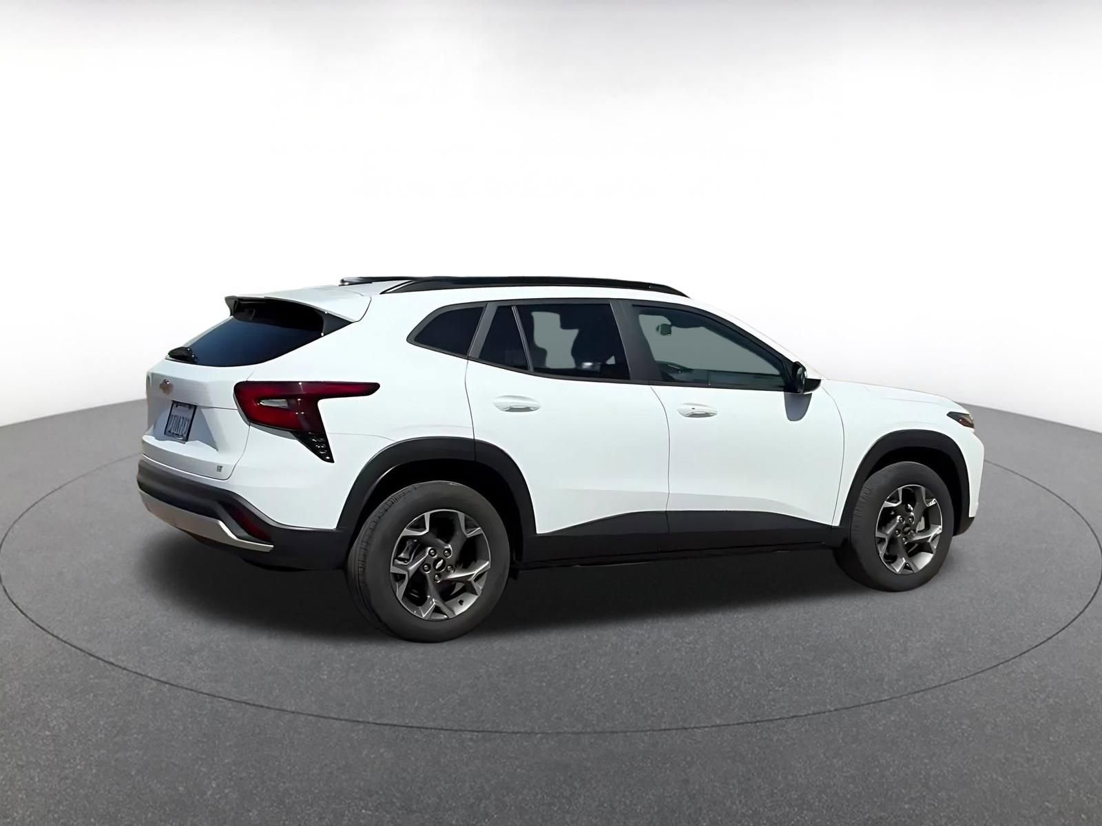 Used 2025 Chevrolet Trax LT w/ LT Convenience Package image 15