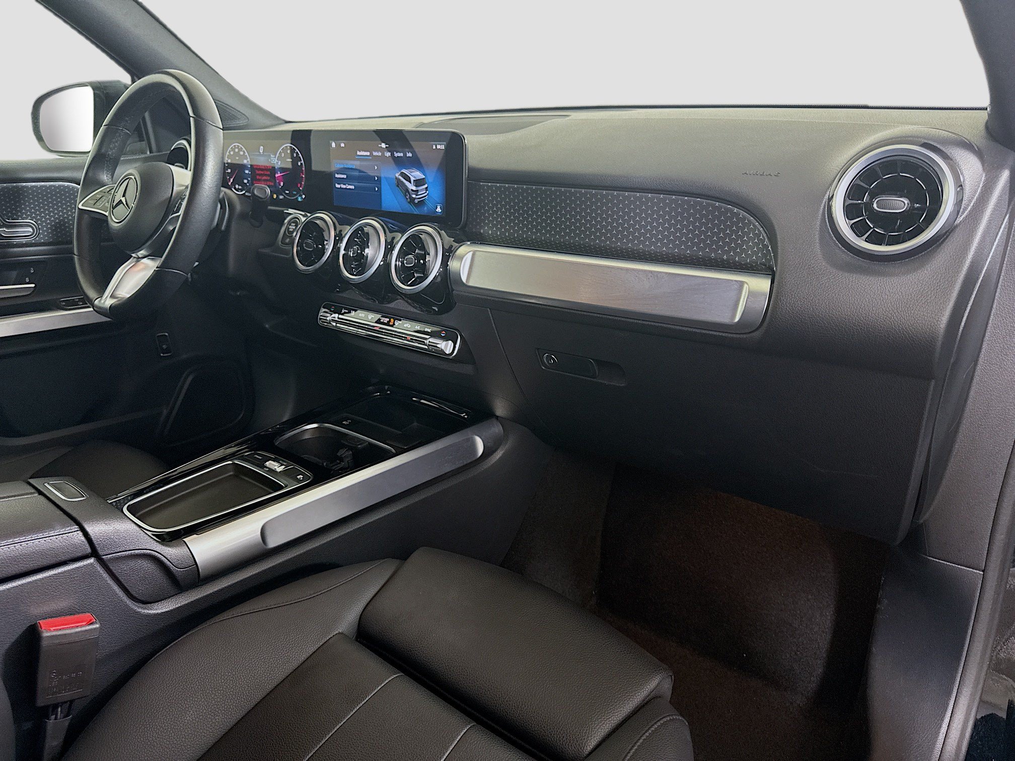 Used 2025 Mercedes-Benz GLB 250 image 30