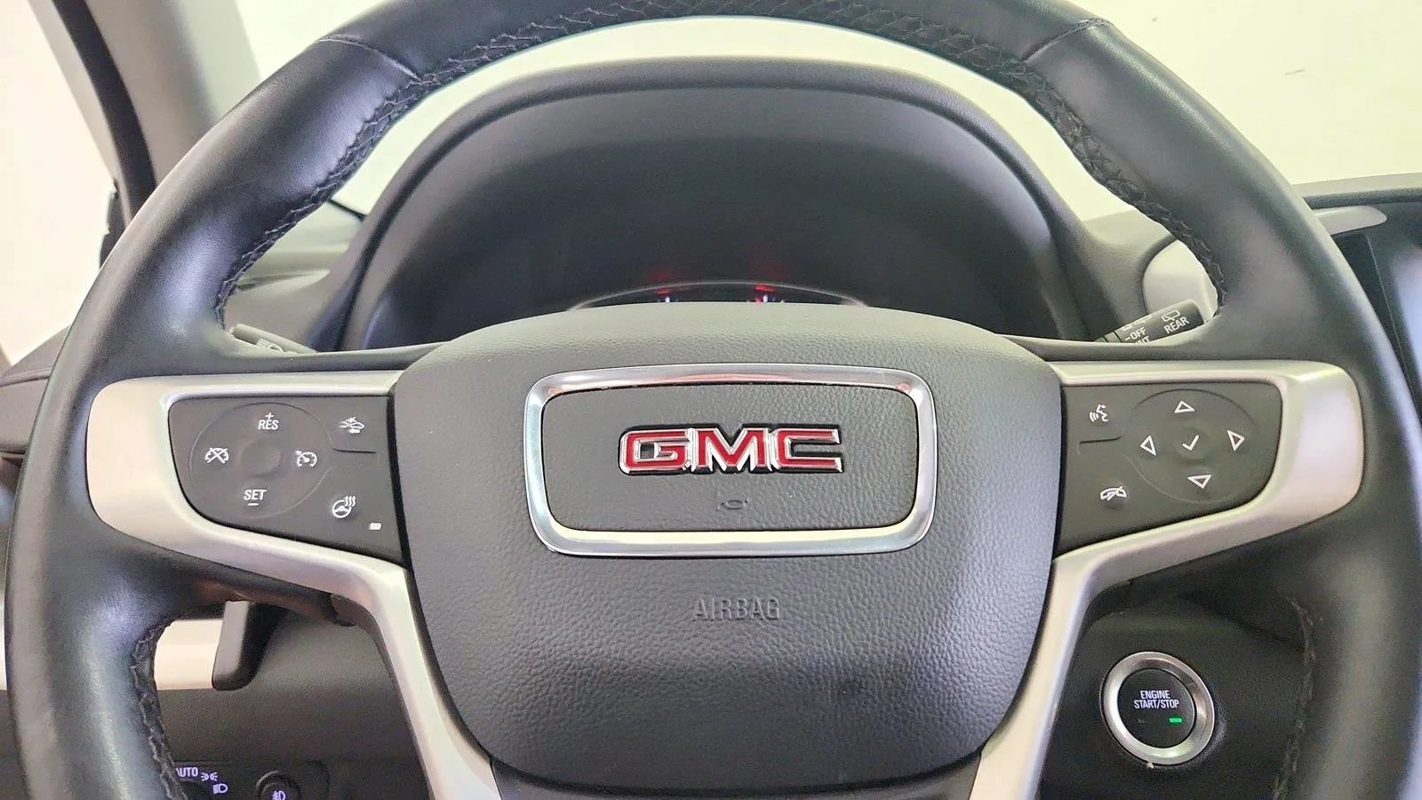 Used 2024 GMC Terrain SLT FWD image 18