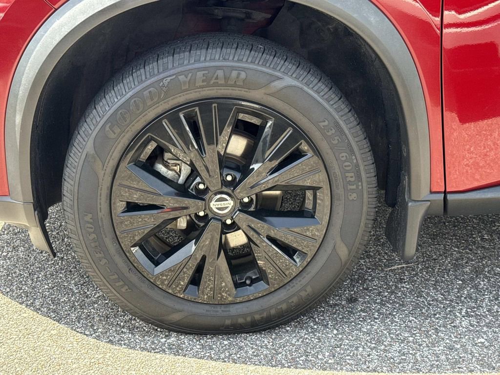 Certified 2021 Nissan Rogue SV FWD image 11