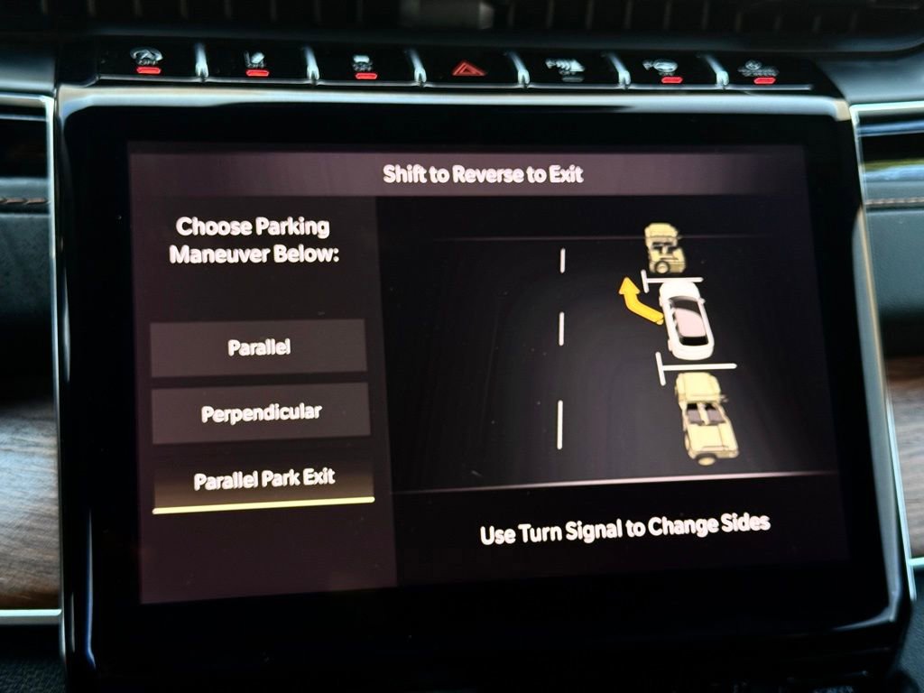 Used 2023 Jeep Grand Cherokee Summit w/ Luxury Tech Group V image 17