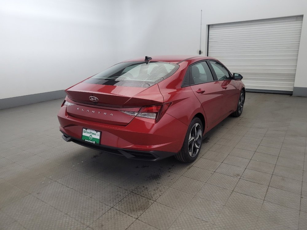 Used 2023 Hyundai Elantra SEL w/ Convenience Package FWD image 9