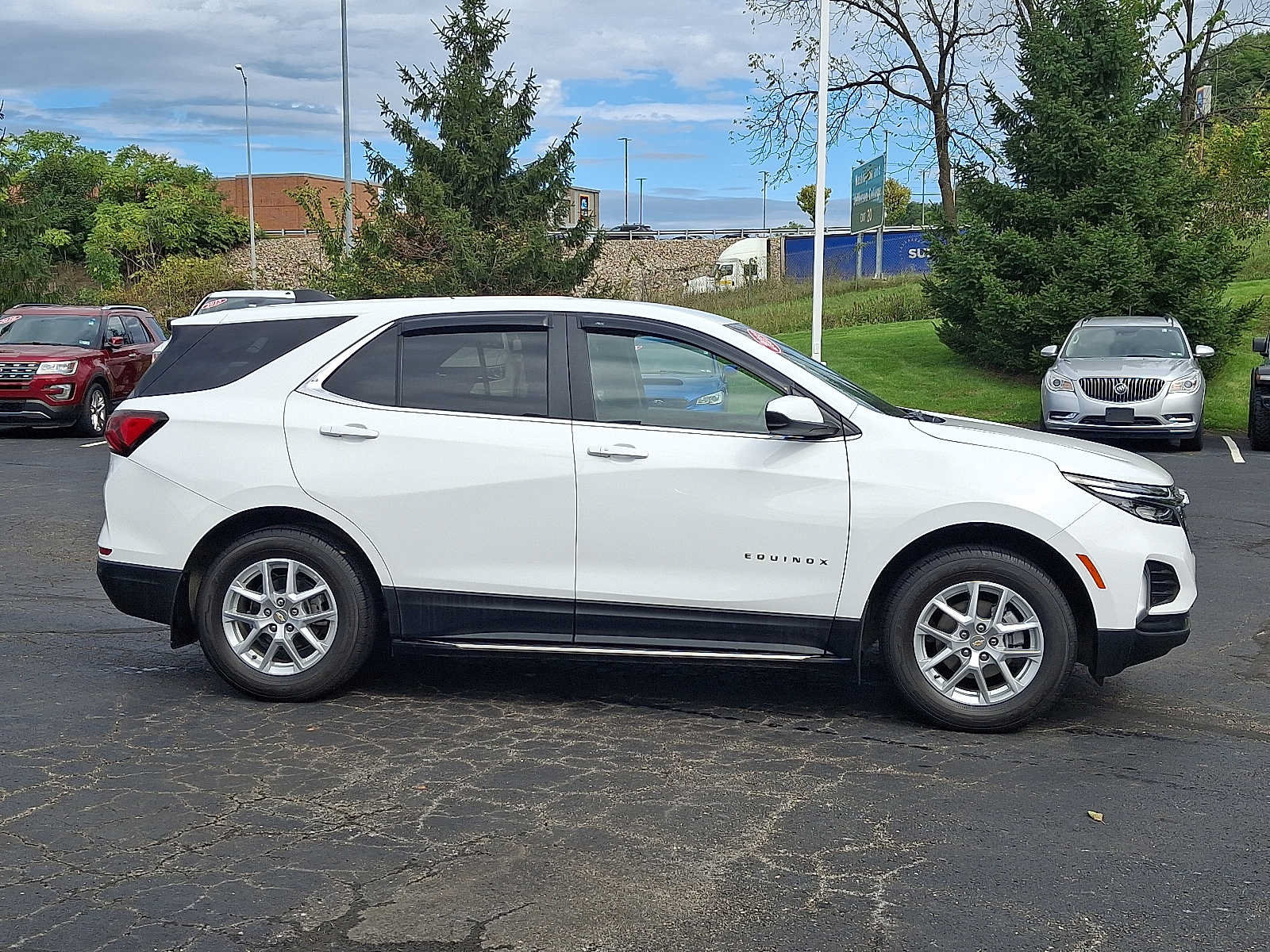 Used 2023 Chevrolet Equinox LT AWD/4WD image 7