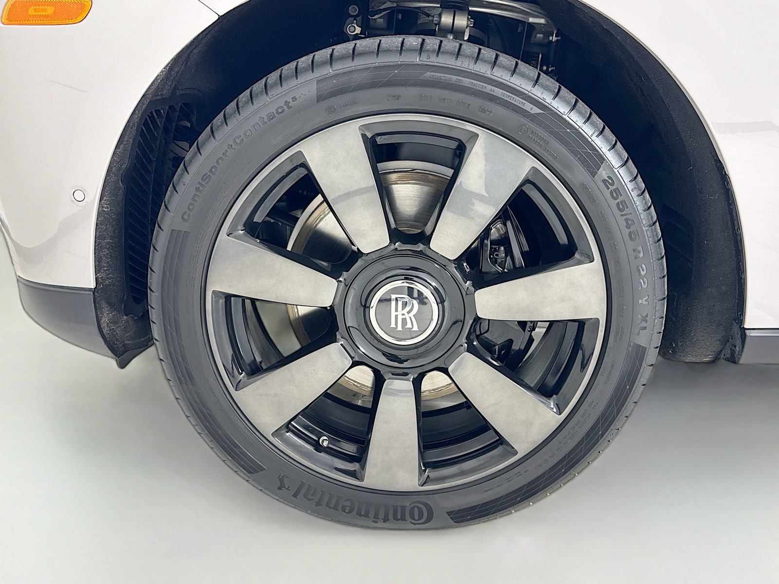 Certified 2022 Rolls-Royce Cullinan w/ Dark Exterior Package AWD/4WD image 10