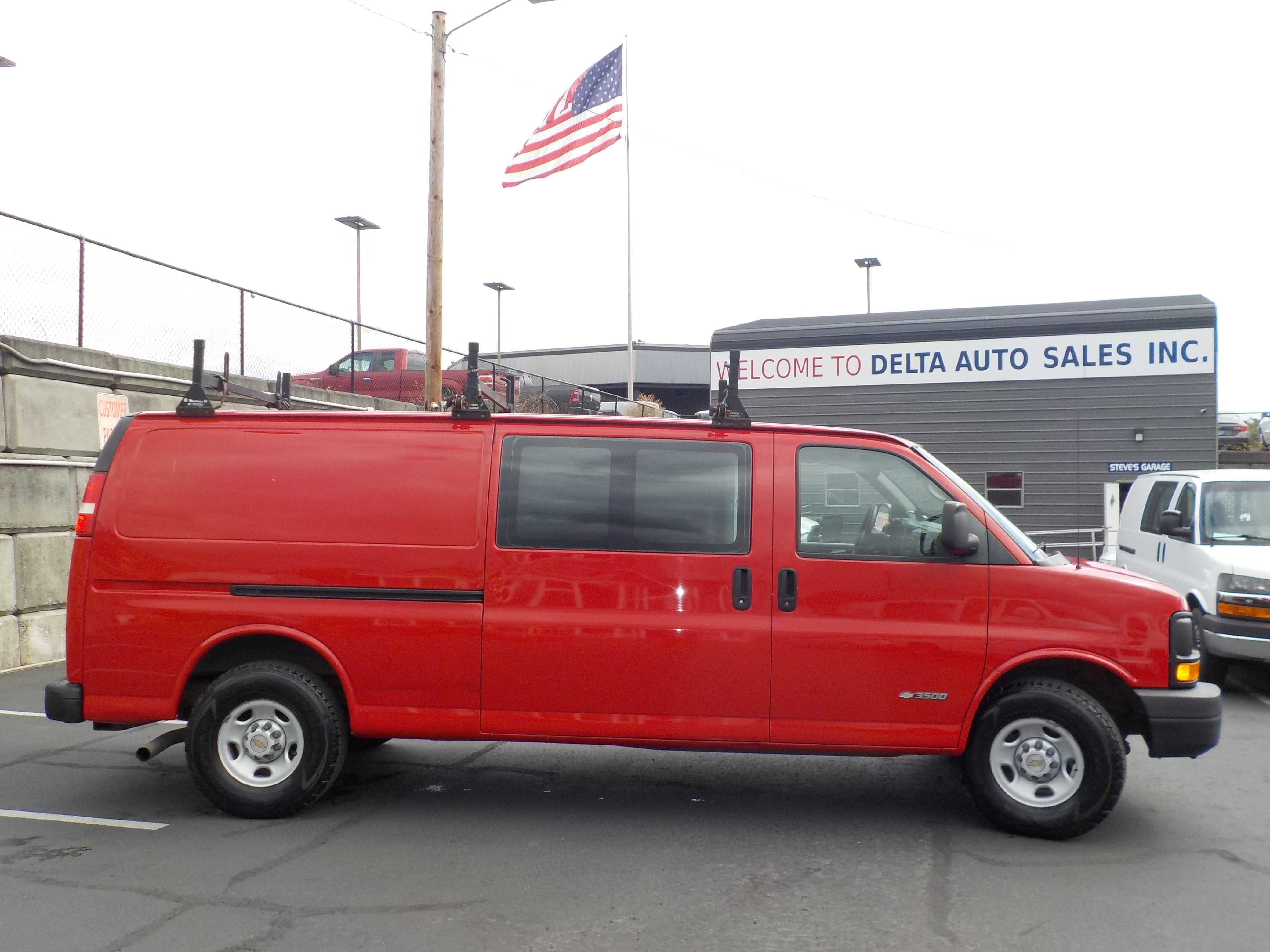 Used 2005 Chevrolet Express 3500 Extended RWD image 6