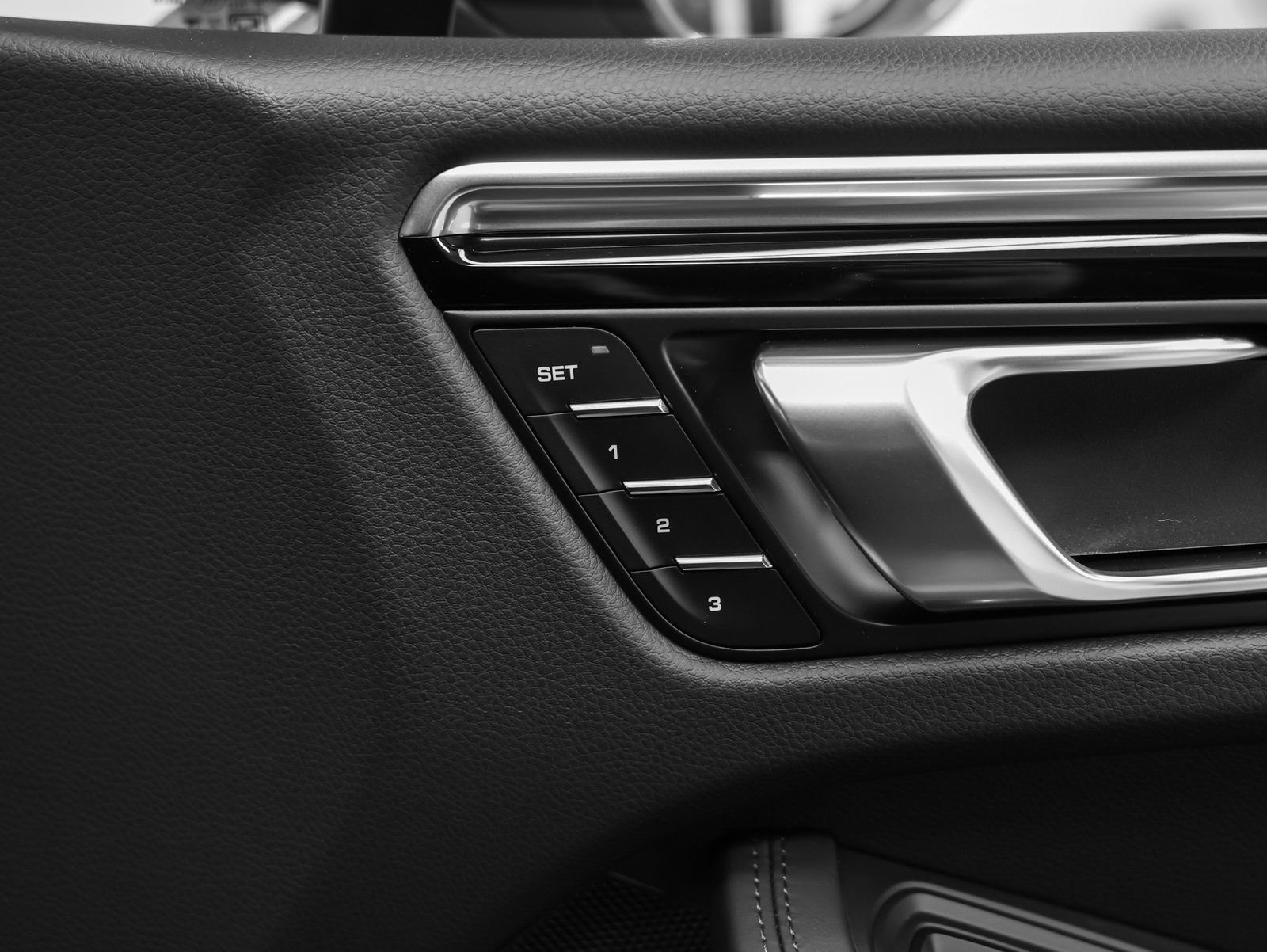 New 2026 Porsche Macan Turbo image 22