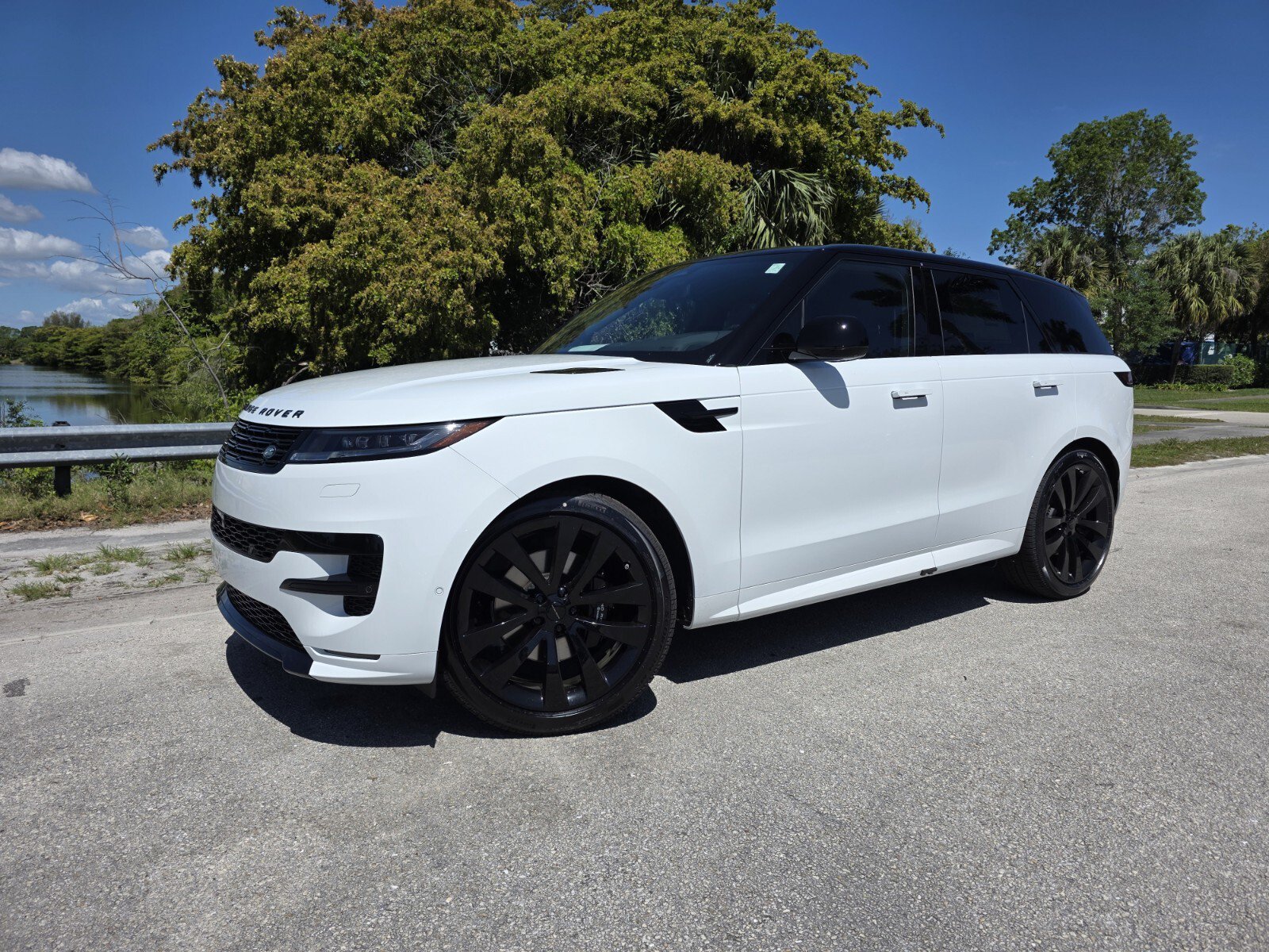Used 2026 Land Rover Range Rover Sport Dynamic SE