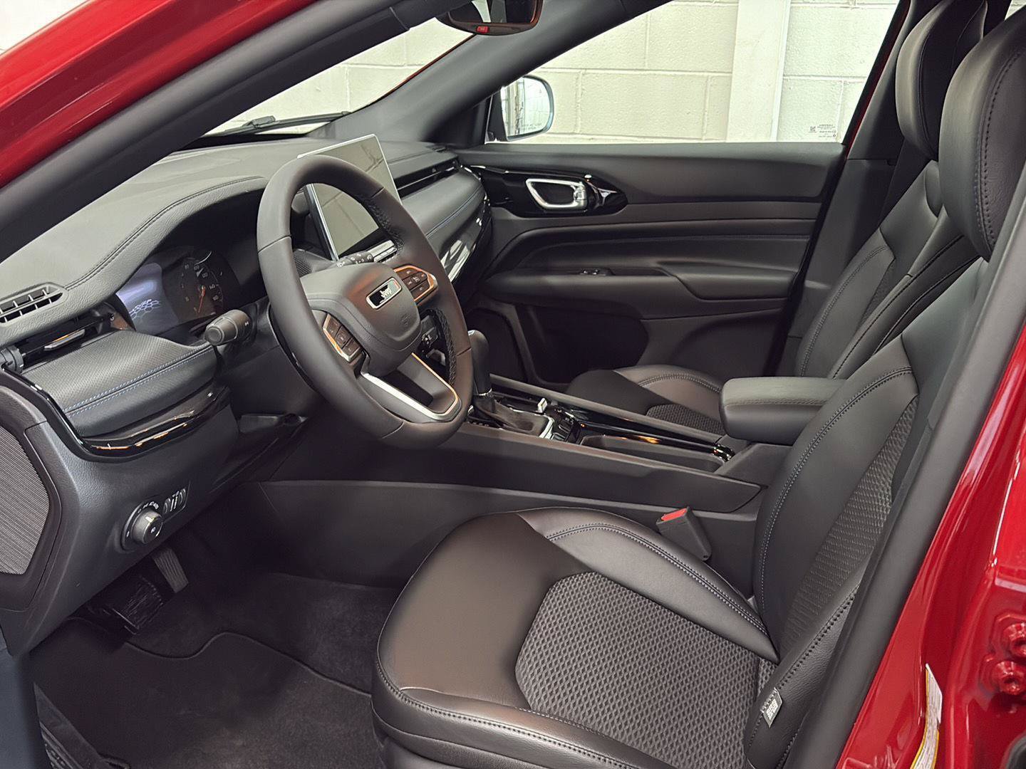 New 2026 Jeep Compass Latitude AWD/4WD image 5