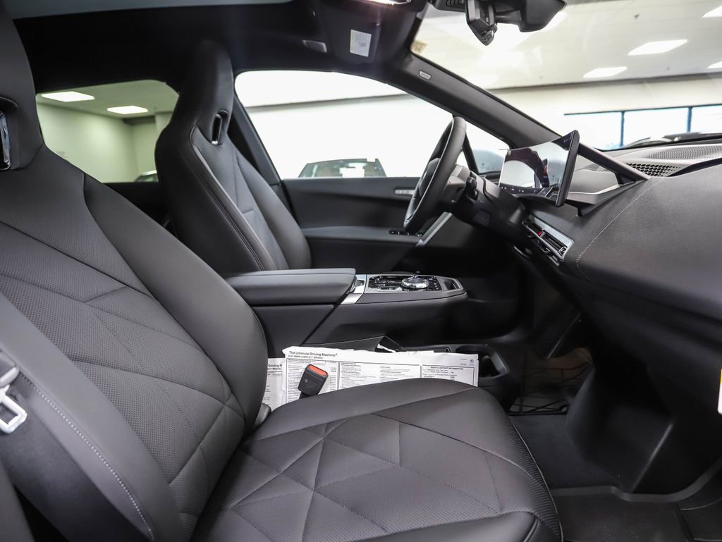 Used 2025 BMW iX M60 w/ Luxury Package image 29