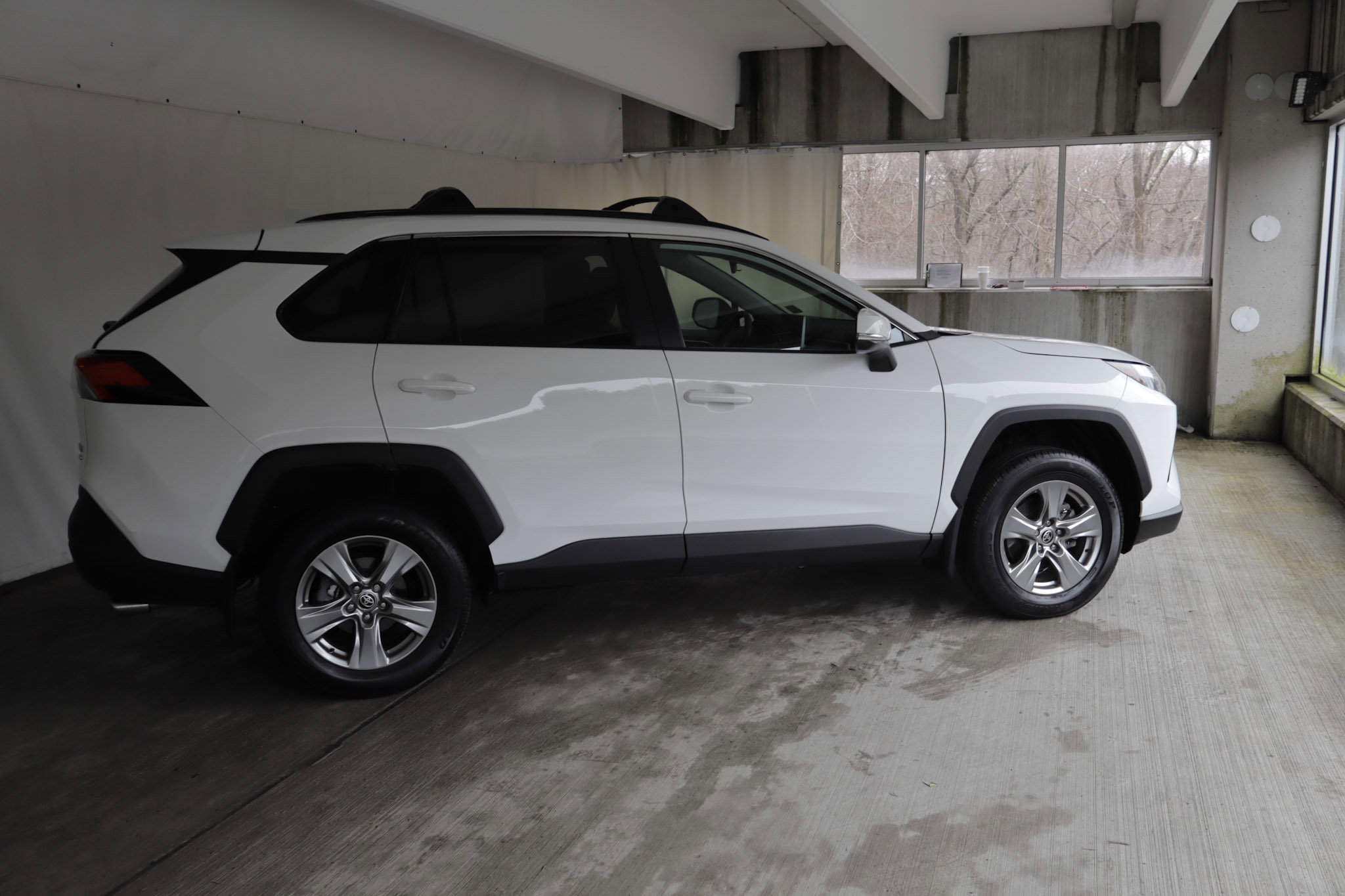 Used 2024 Toyota RAV4 XLE w/ Convenience Package image 6