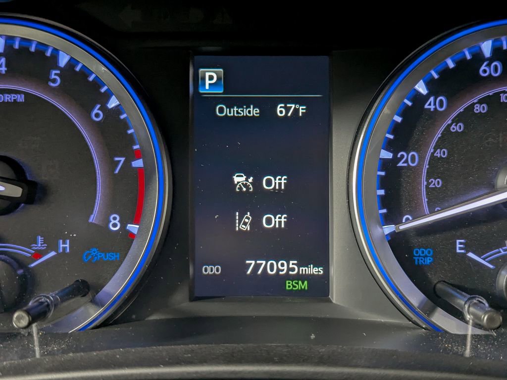 Used 2019 Toyota Highlander XLE AWD/4WD image 33