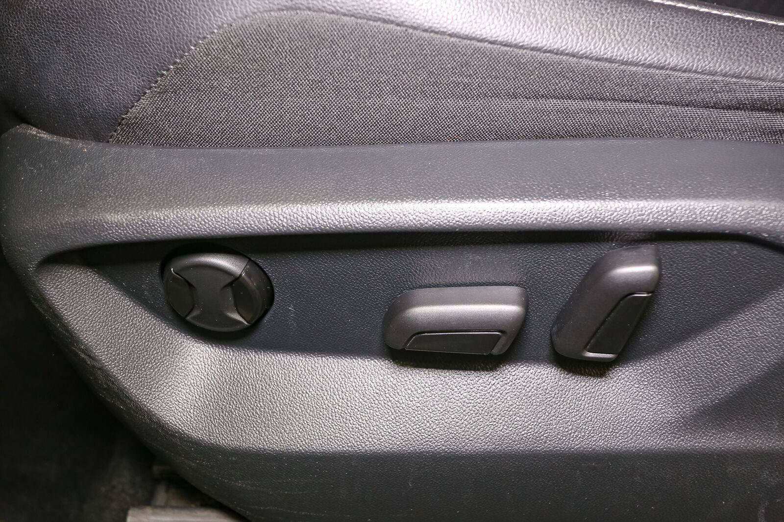 Certified 2021 Volkswagen Tiguan SE AWD/4WD image 43
