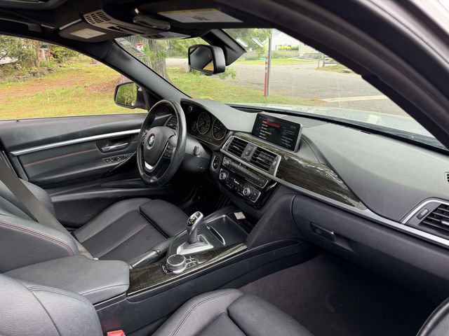 Used 2018 BMW 330i xDrive Sedan AWD/4WD image 11