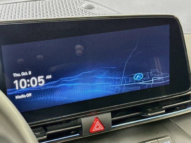 Certified 2025 Hyundai Elantra SEL FWD image 18