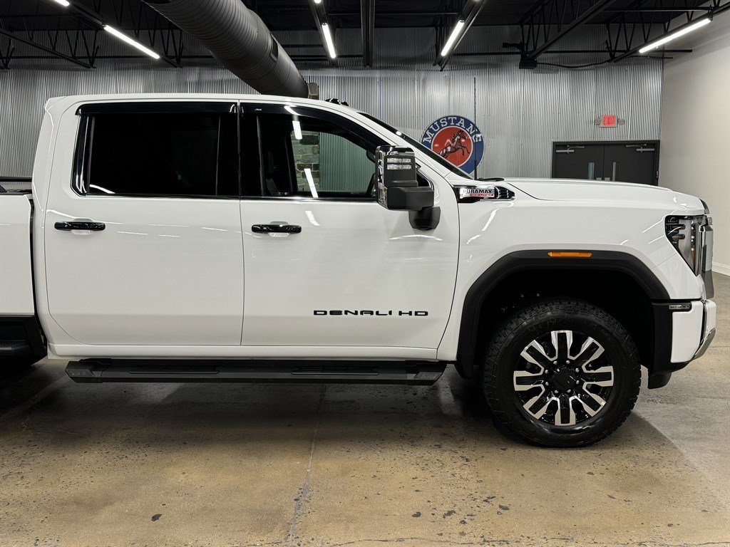 Used 2024 GMC Sierra 2500 Denali w/ Denali Reserve Package image 19