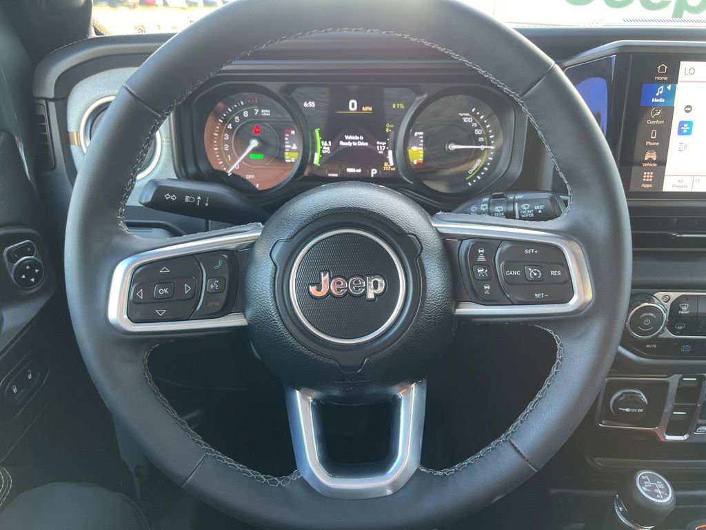 Used 2025 Jeep Wrangler Unlimited Sahara AWD/4WD image 49