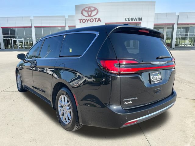 Used 2023 Chrysler Pacifica Touring-L FWD video 3