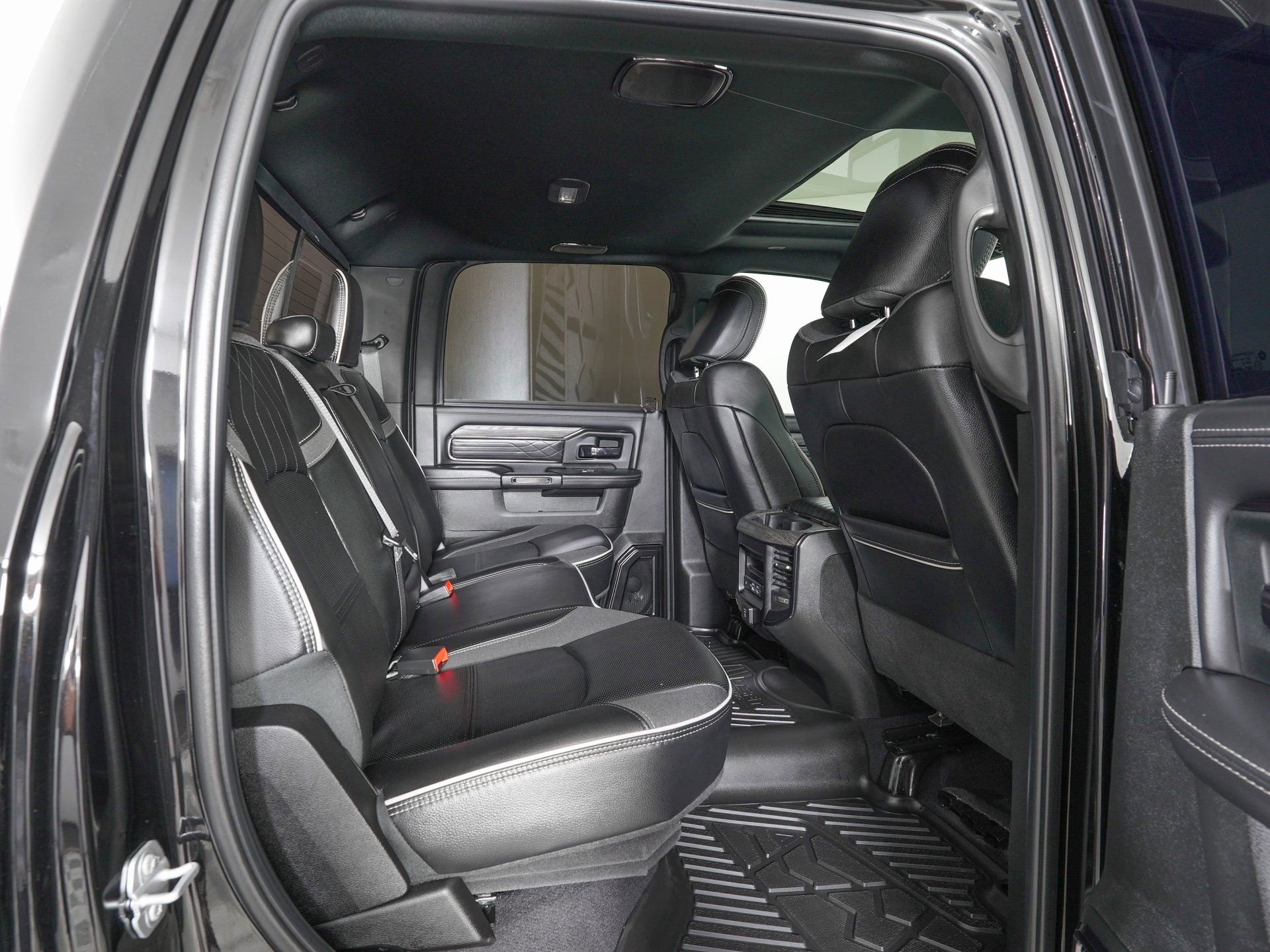 Used 2025 RAM 3500 Limited image 10