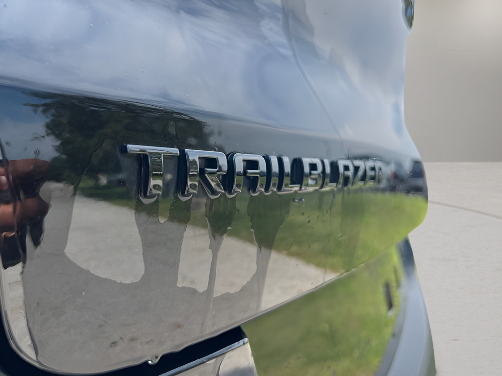 Used 2021 Chevrolet TrailBlazer RS w/ Convenience Package FWD image 33