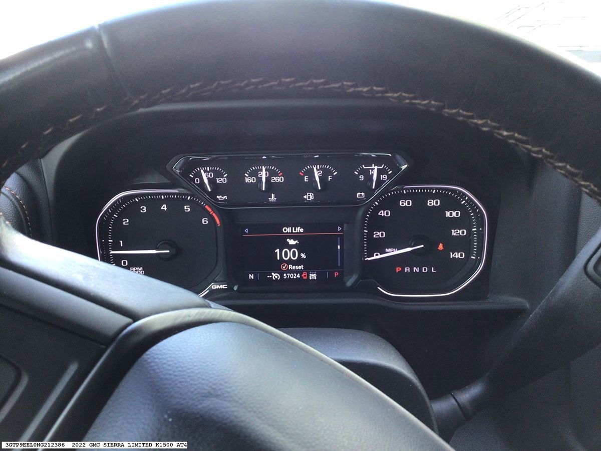 Used 2022 GMC Sierra 1500 AT4 w/ AT4 Preferred Package AWD/4WD image 8