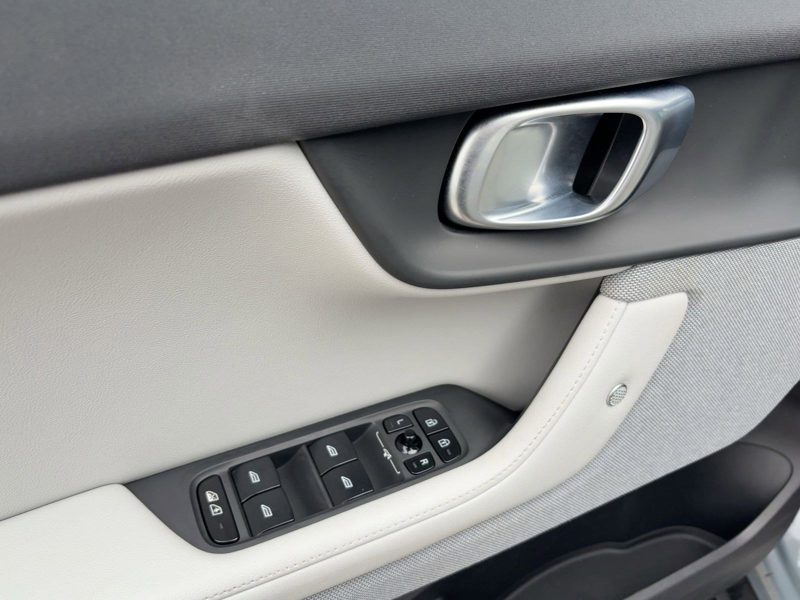 Used 2023 Polestar Polestar 2 w/ Pilot Pack image 12