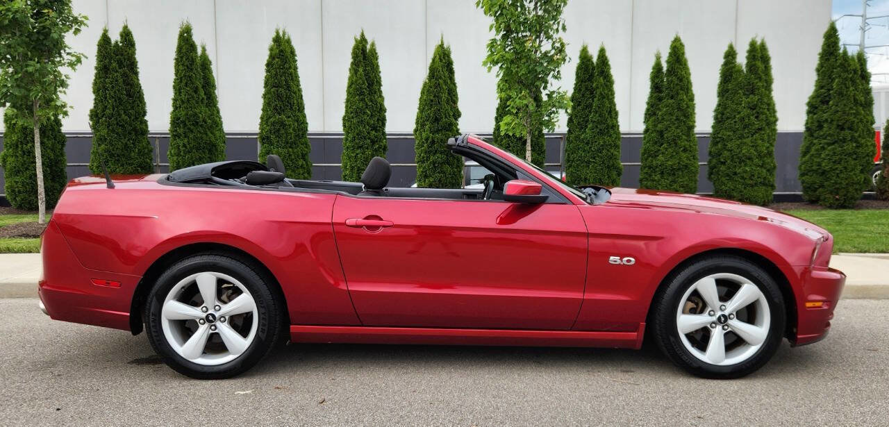 Used 2013 Ford Mustang GT w/ Security Pkg RWD image 4