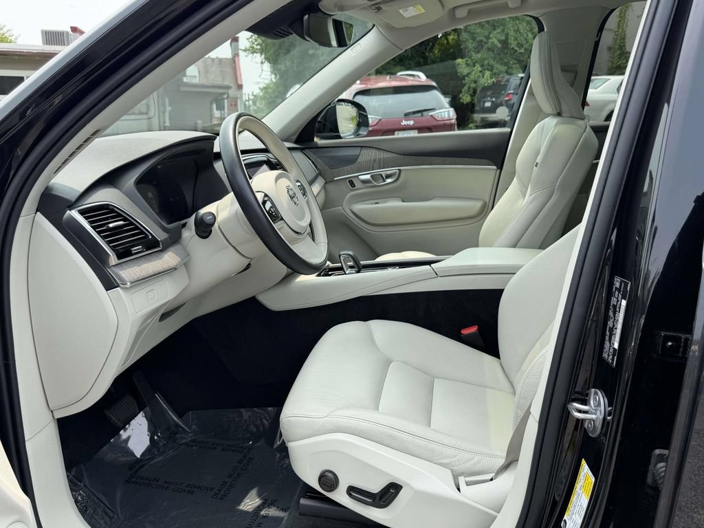 Used 2023 Volvo XC90 B6 Plus w/ Protection Package AWD/4WD image 16