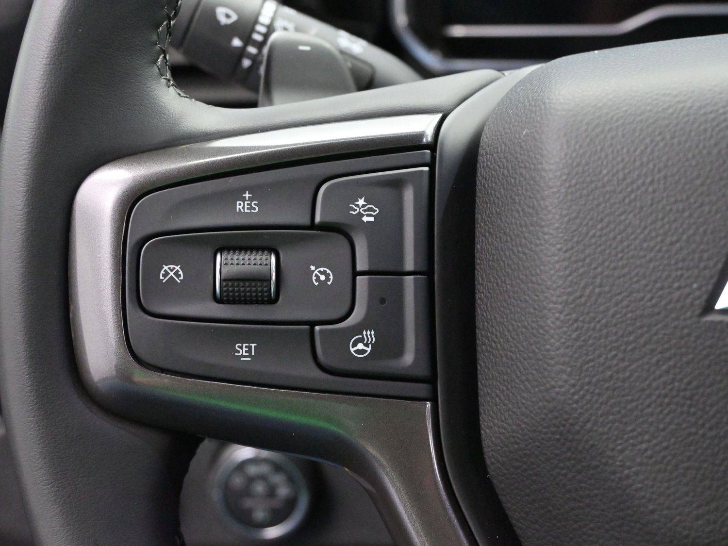 Used 2023 Chevrolet Silverado 1500 ZR2 w/ Technology Package image 18