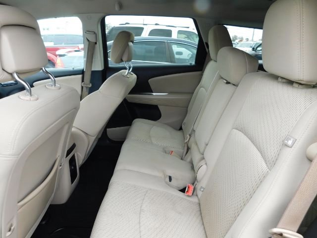 Used 2011 Dodge Journey Mainstreet w/ Flexible Seating Group image 12