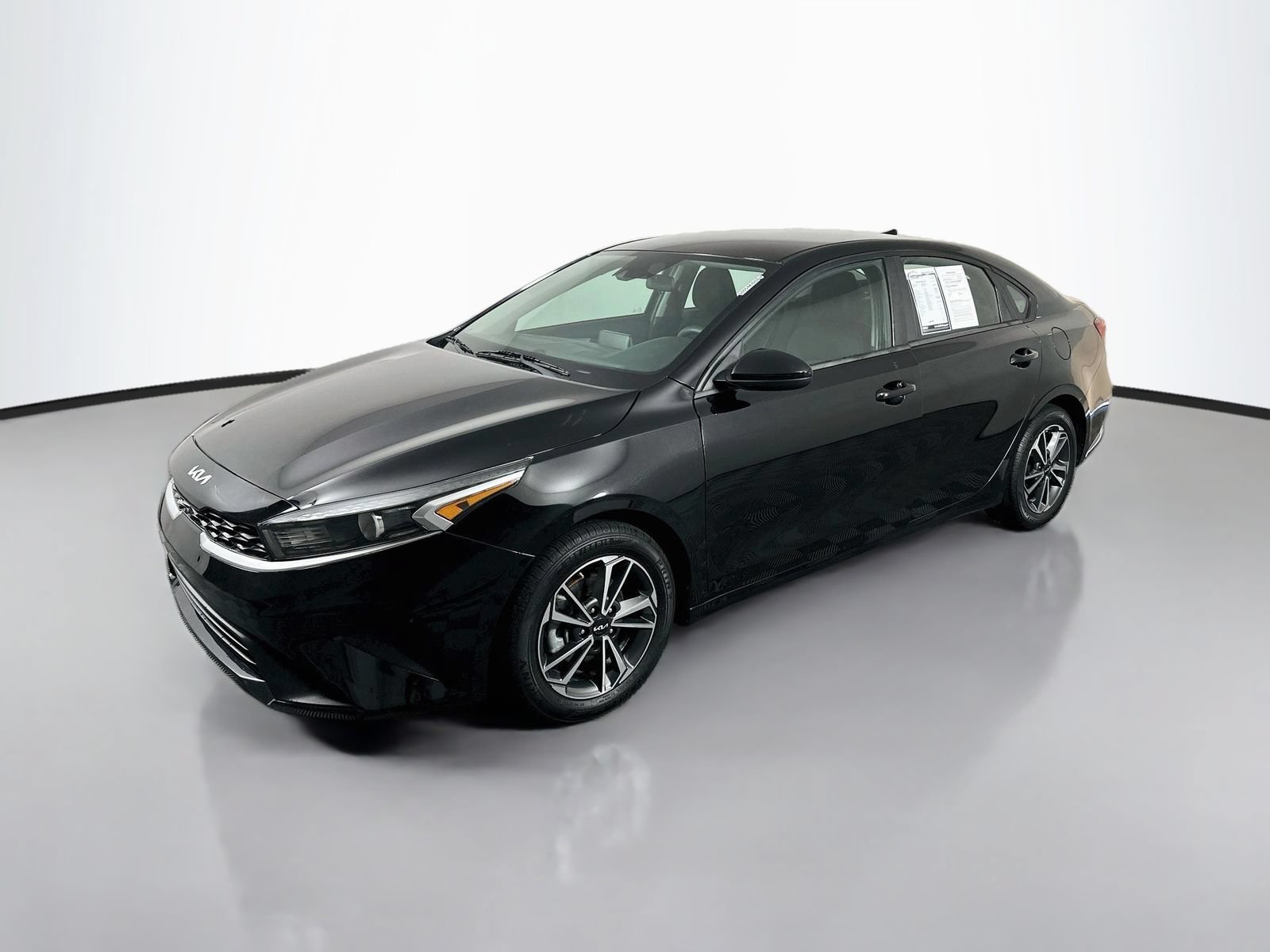 Used 2022 Kia Forte LXS FWD image 3
