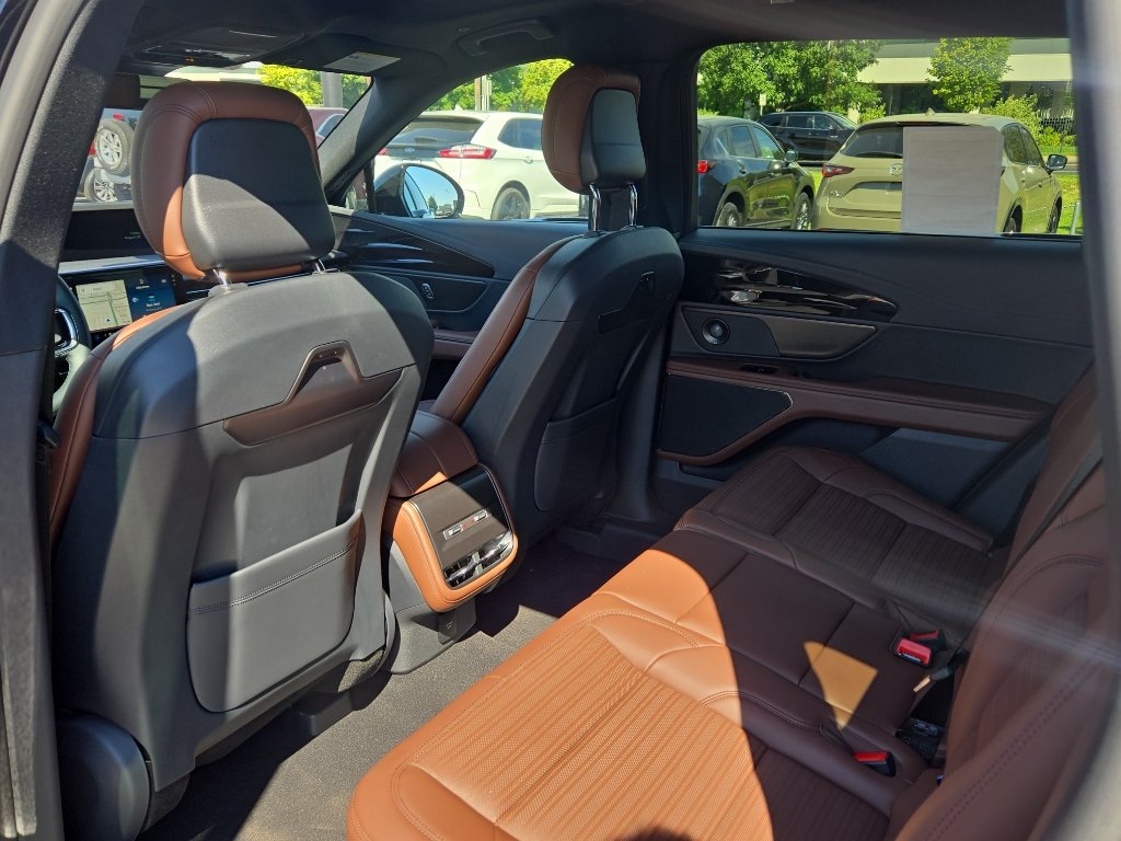 New 2026 Lincoln Nautilus Reserve w/ Jet Appearance Package AWD/4WD image 14