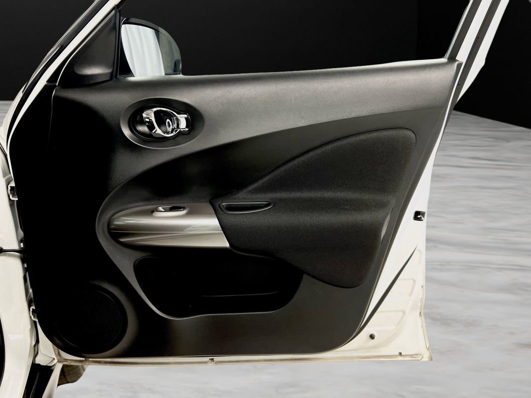 Used 2013 Nissan Juke SV image 33