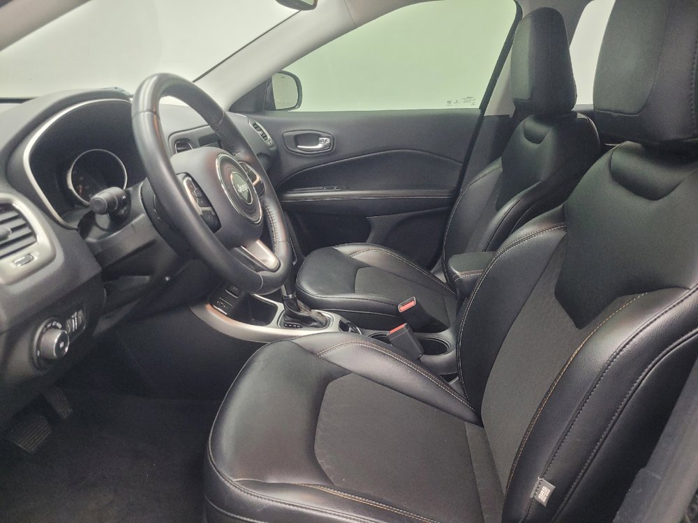 Used 2018 Jeep Compass Latitude w/ Popular Equipment Group FWD image 17