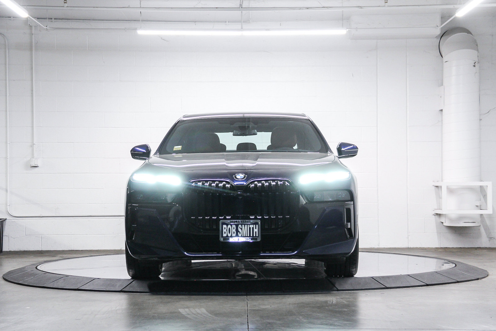 Certified 2023 BMW 740i RWD image 2