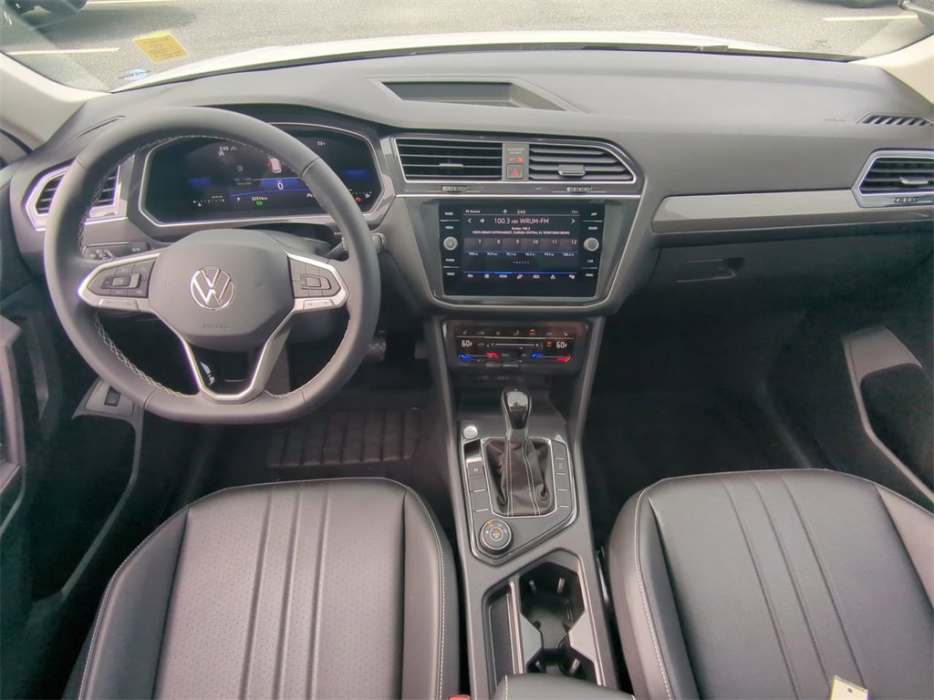 Used 2024 Volkswagen Tiguan SE image 14