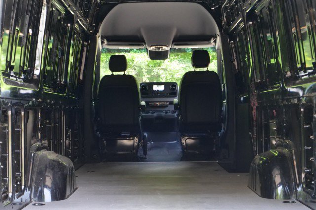 Used 2022 Mercedes-Benz Sprinter 2500 image 8