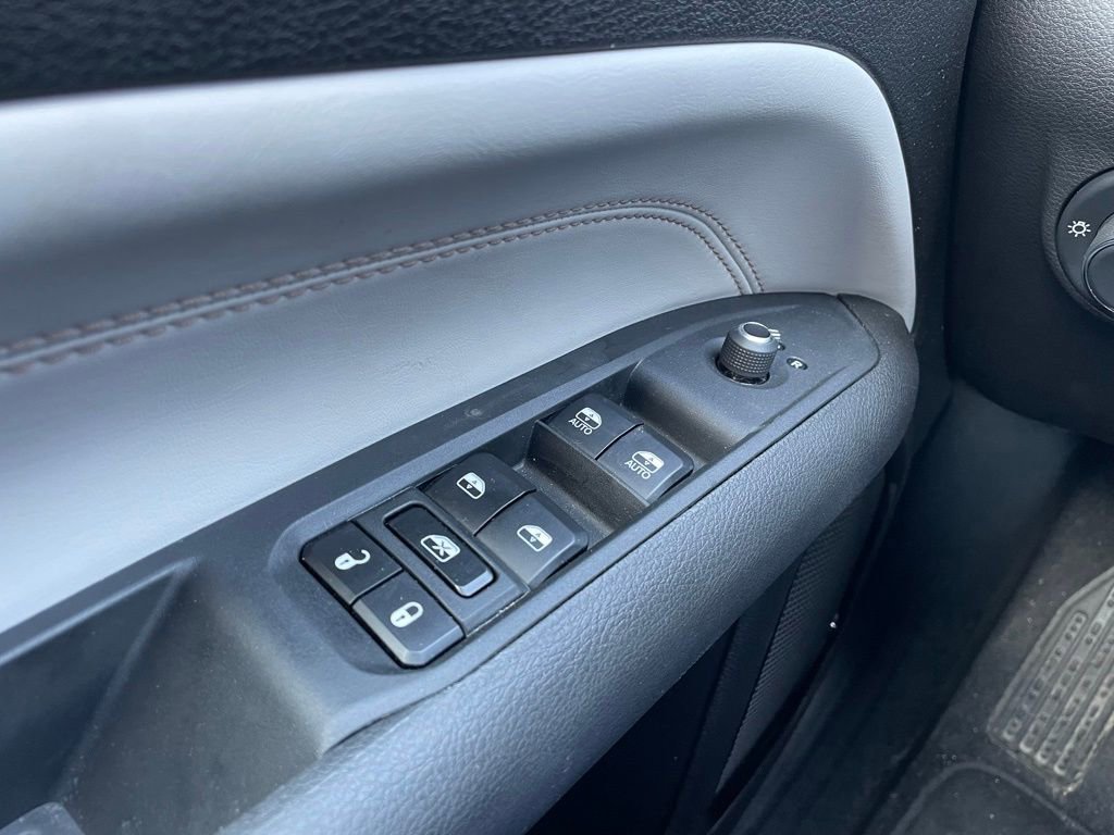 Used 2024 Jeep Compass Limited AWD/4WD image 12