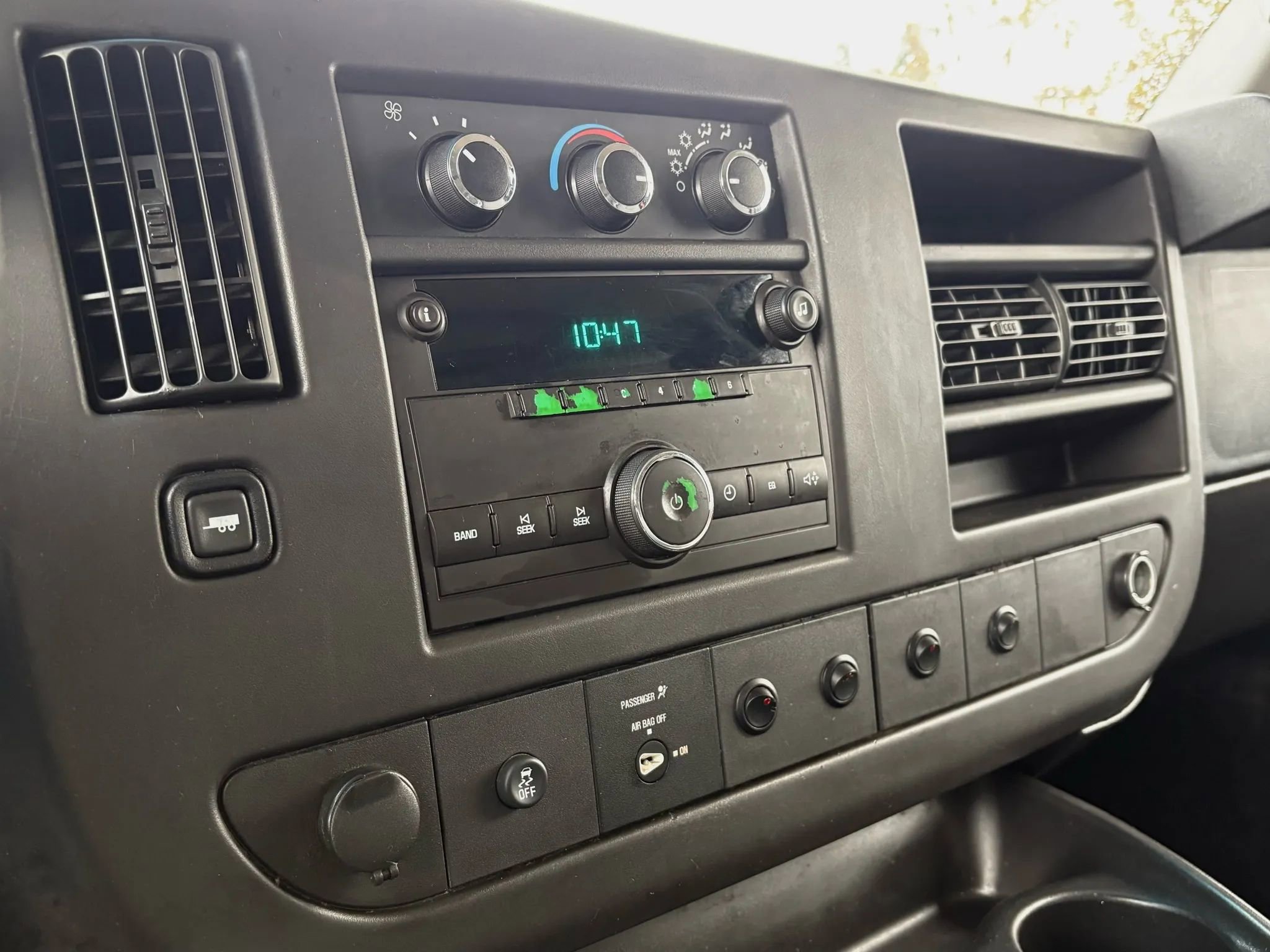 Used 2013 Chevrolet Express 2500 Van 3D image 14