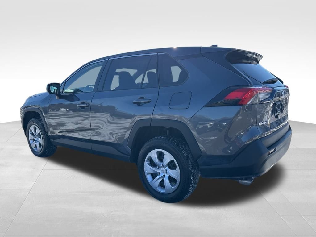 Used 2023 Toyota RAV4 LE image 5